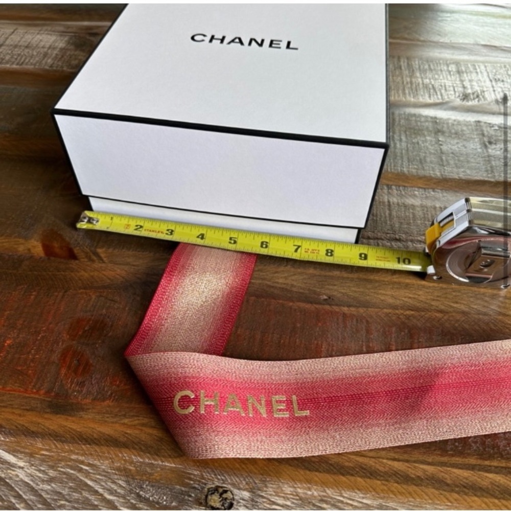 CHANNEL Box & Ribbon - Picture 5 of 9